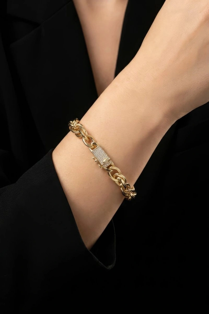 İç İçe Geçme Zincir Yandan Klips Detay Gold Altın Kaplama Gurmet Bileklik