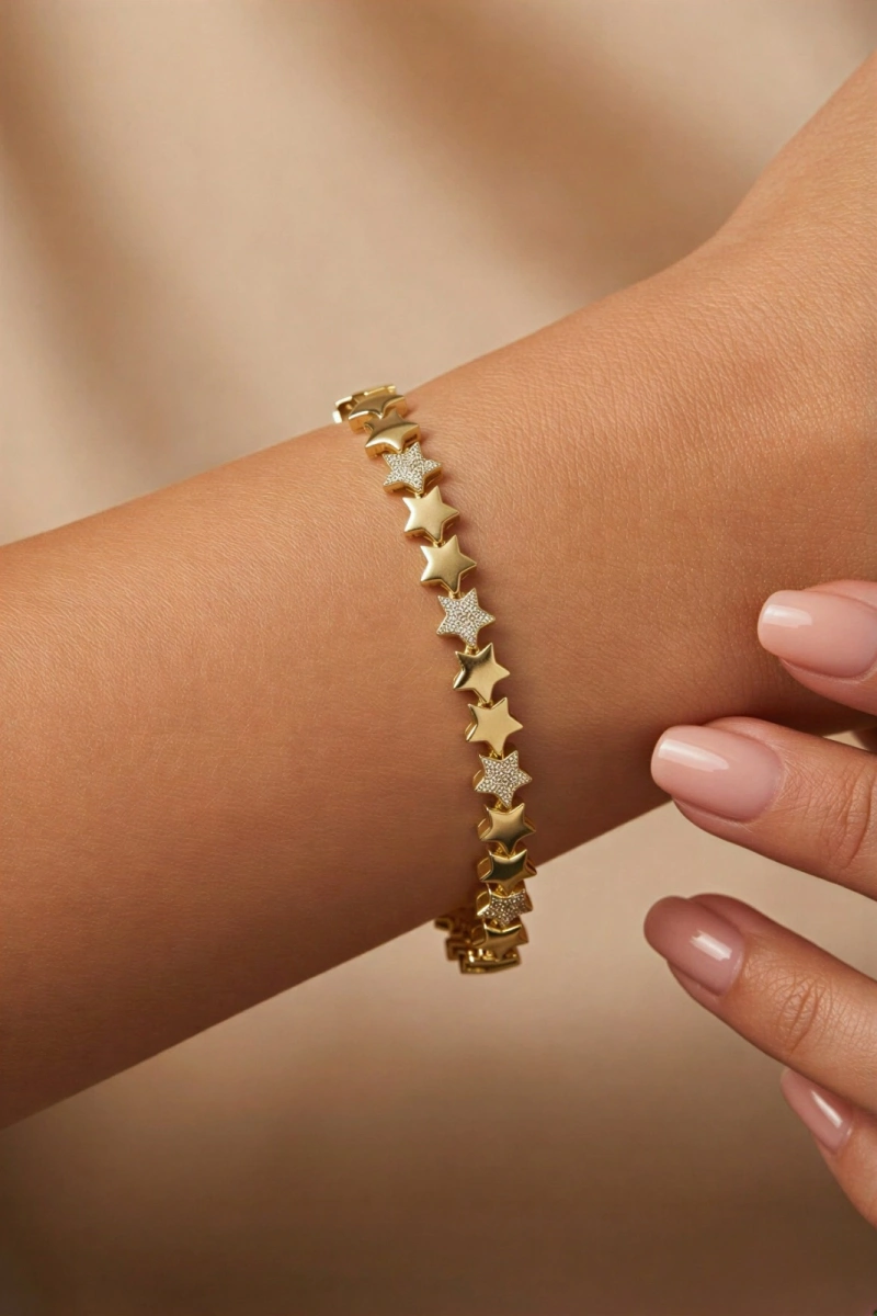 Taş Detay Yıldız Model Gold Altın Kaplama Bileklik