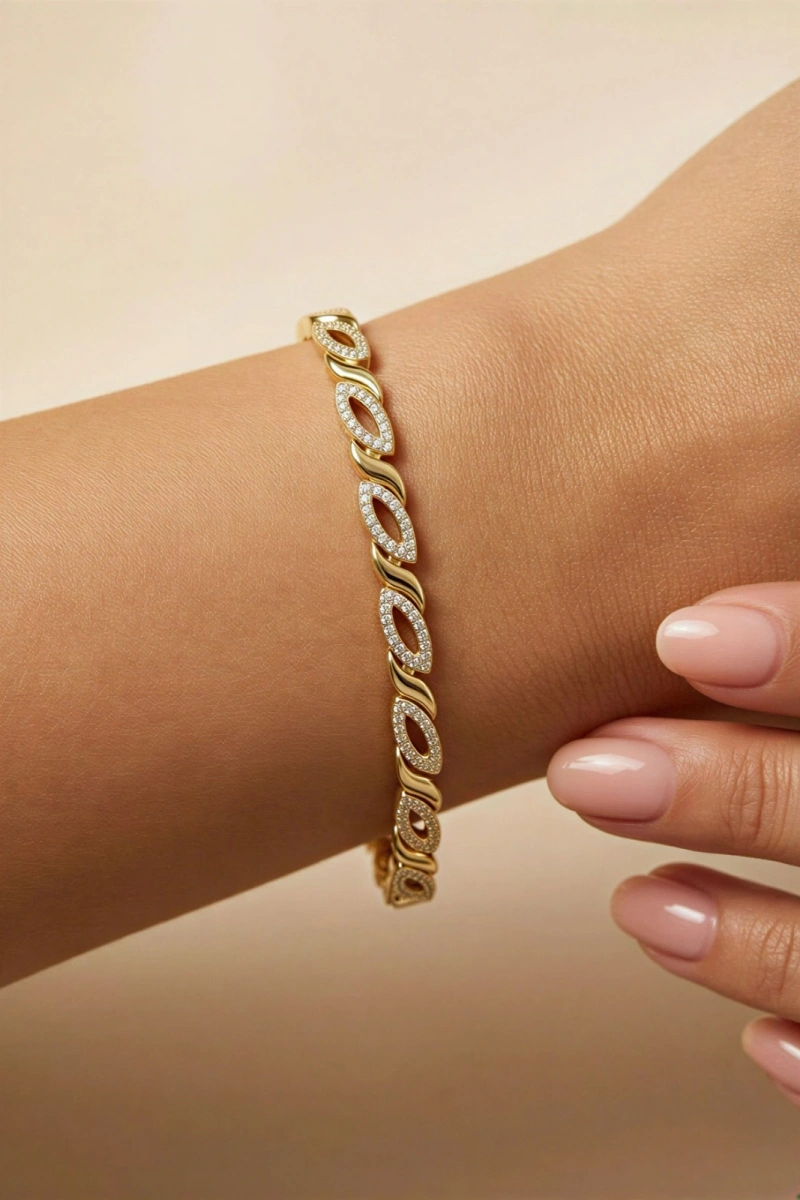 Zarif Taş Detay Damla Model Gold Altın Kaplama Bileklik