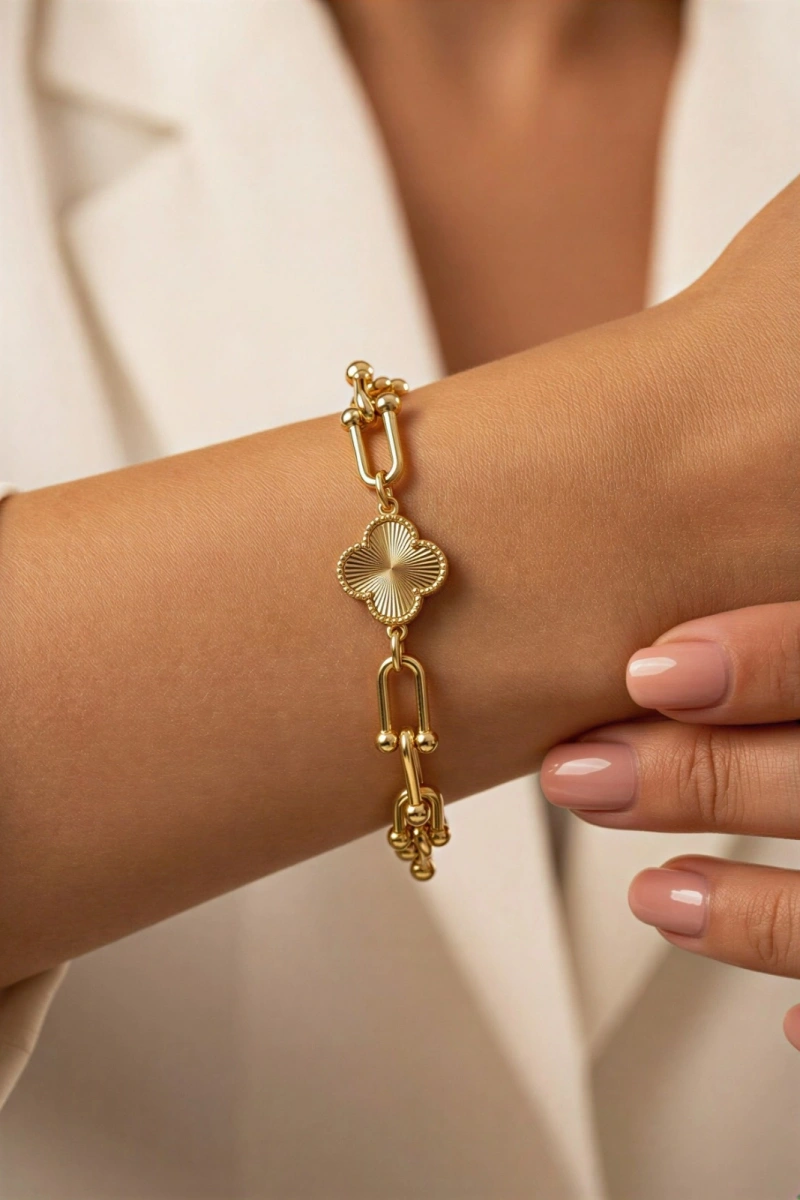 T Model Yonca Detay Gold Altın Kaplama Bileklik