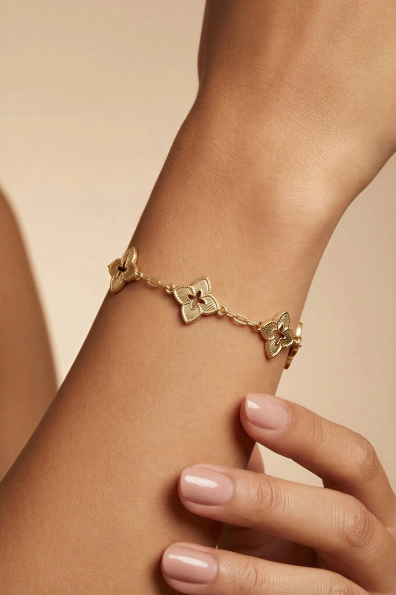 Delik Yonca Model Gold Altın Kaplama Bileklik