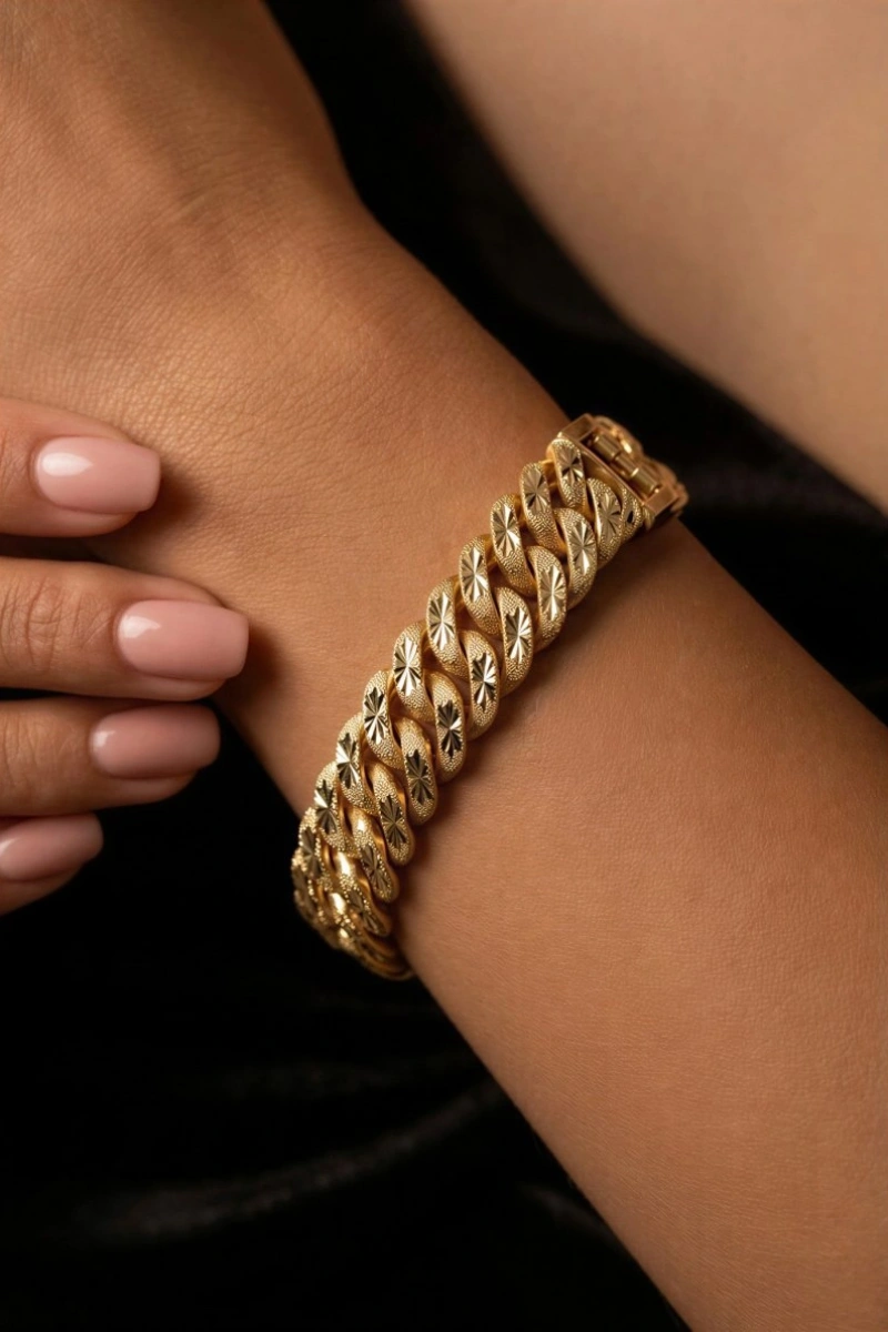 Yıldız Detay Sık Geçişli Gold Altın Kaplama Kuyumcu Bileklik