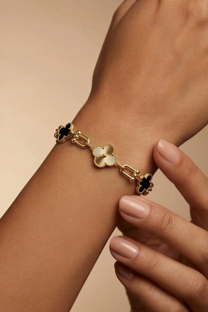 Nal Zincir Siyah Yonca Model Gold Altın Kaplama Bileklik