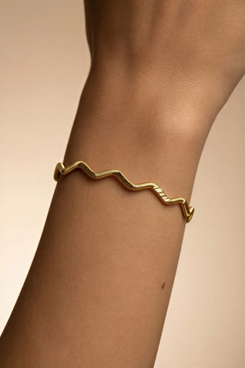 Desenli Zikzak Model Gold Altın Kaplama Ajda Bilezik