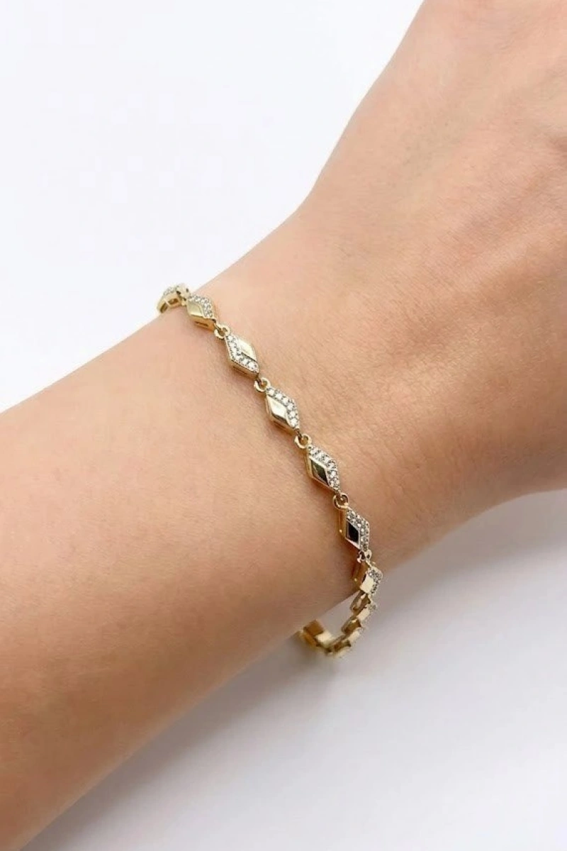 Baklava Model Taş Detay Gold Altın Kaplama Bileklik