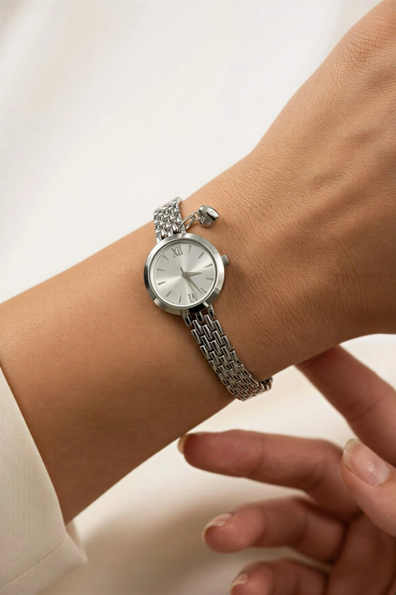 Plaka Model Beyaz İçi Beyaz Kadın Kol Saati