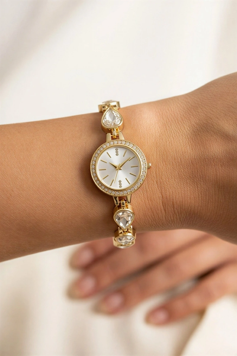 Damla Model Gold Kordon Beyaz Taşlı Kadran Kadın Kol Saati