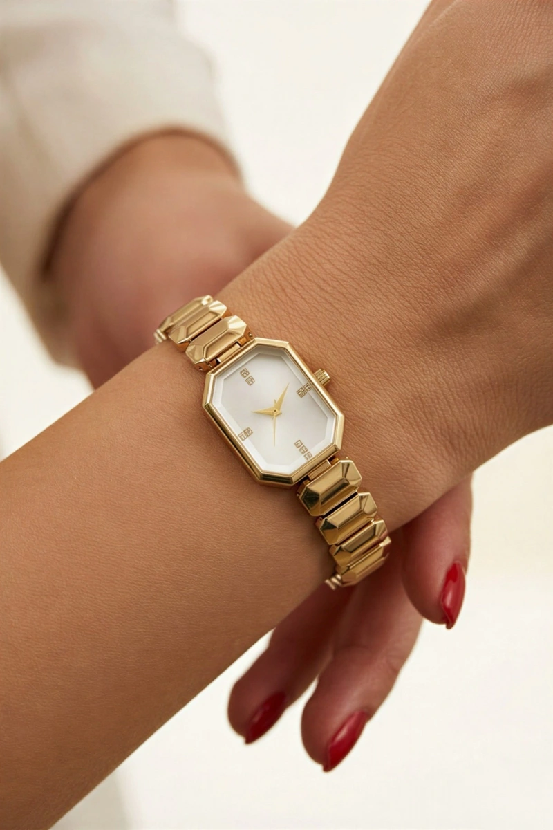 Sekizgen Model Gold Kordon Beyaz Kadran Kadın Kol Saati