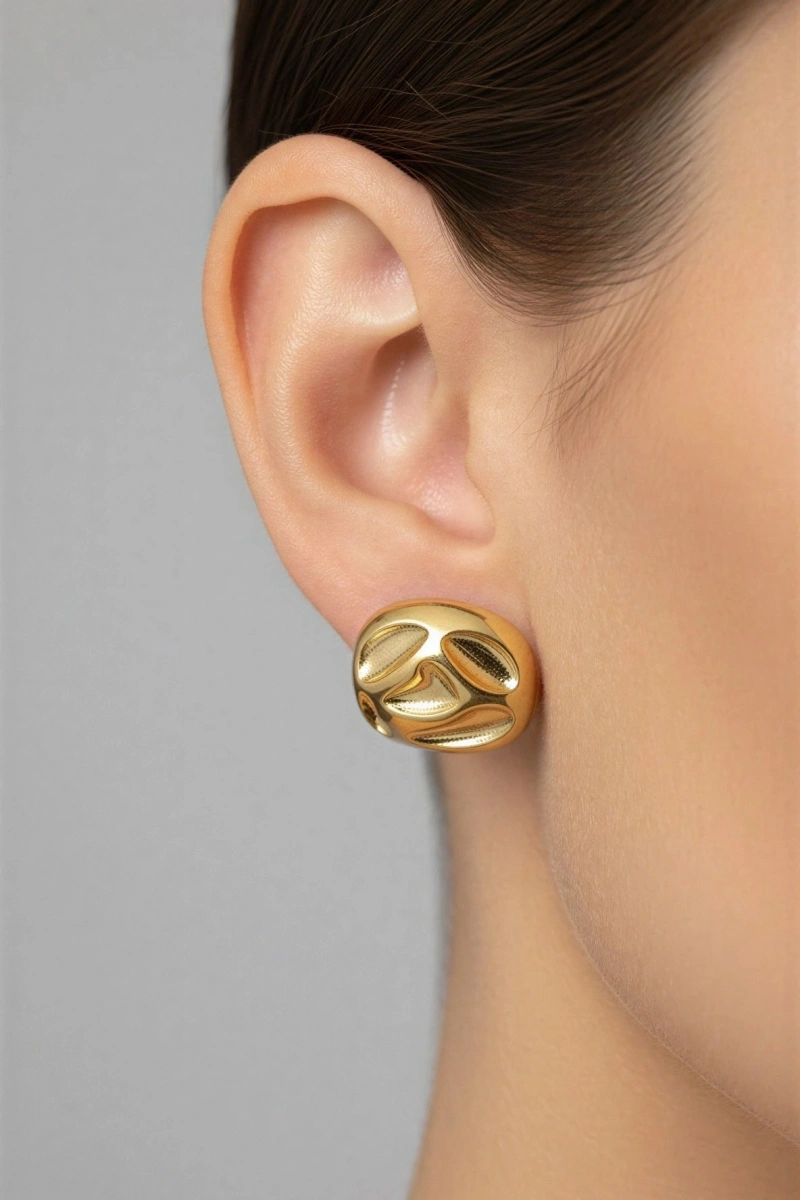 Desenli Yarım Halka Model Gold Altın Kaplama Çelik Küpe