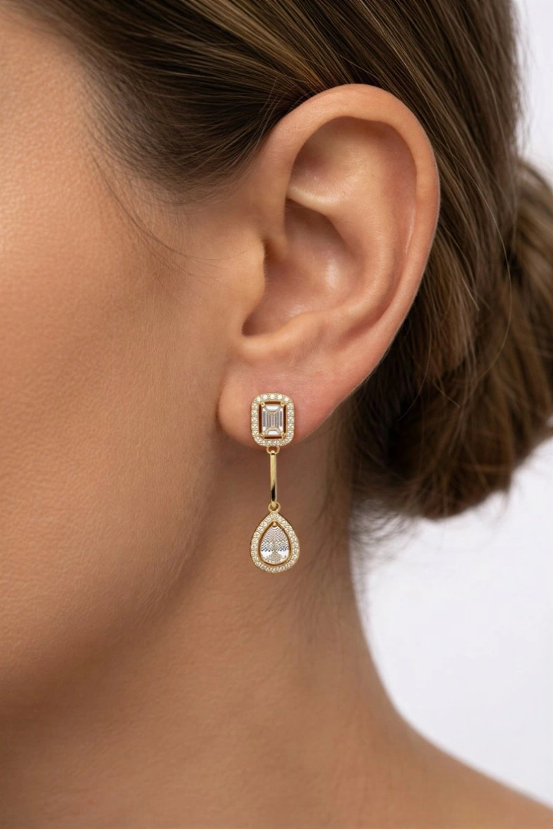 Sallantılı Damla Model Gold Altın Kaplama Küpe