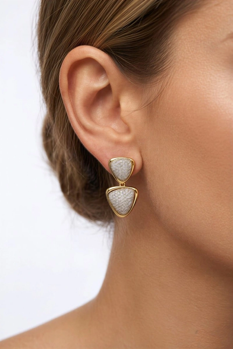 Sarkıt Üçgen Model Gold Altın Kaplama Küpe