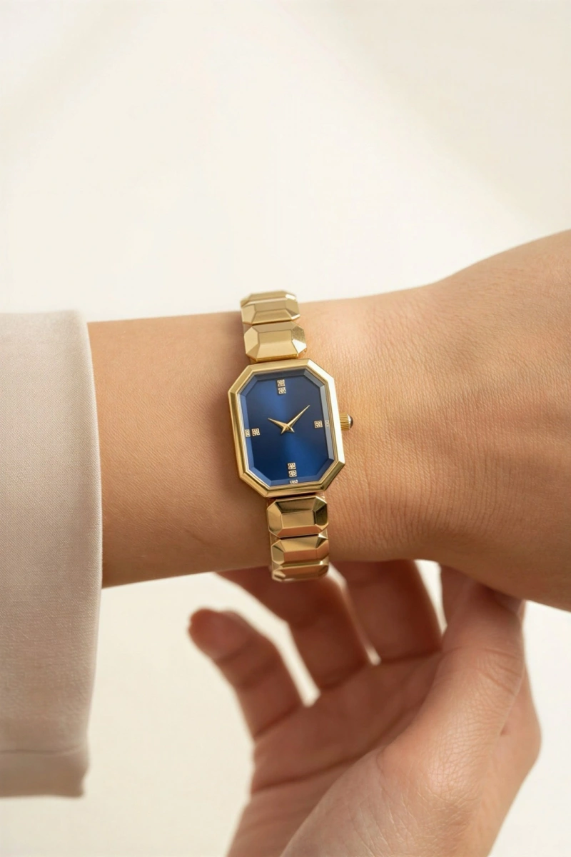 Sekizgen Model Gold Kordon Lacivert Kadran Kadın Kol Saati