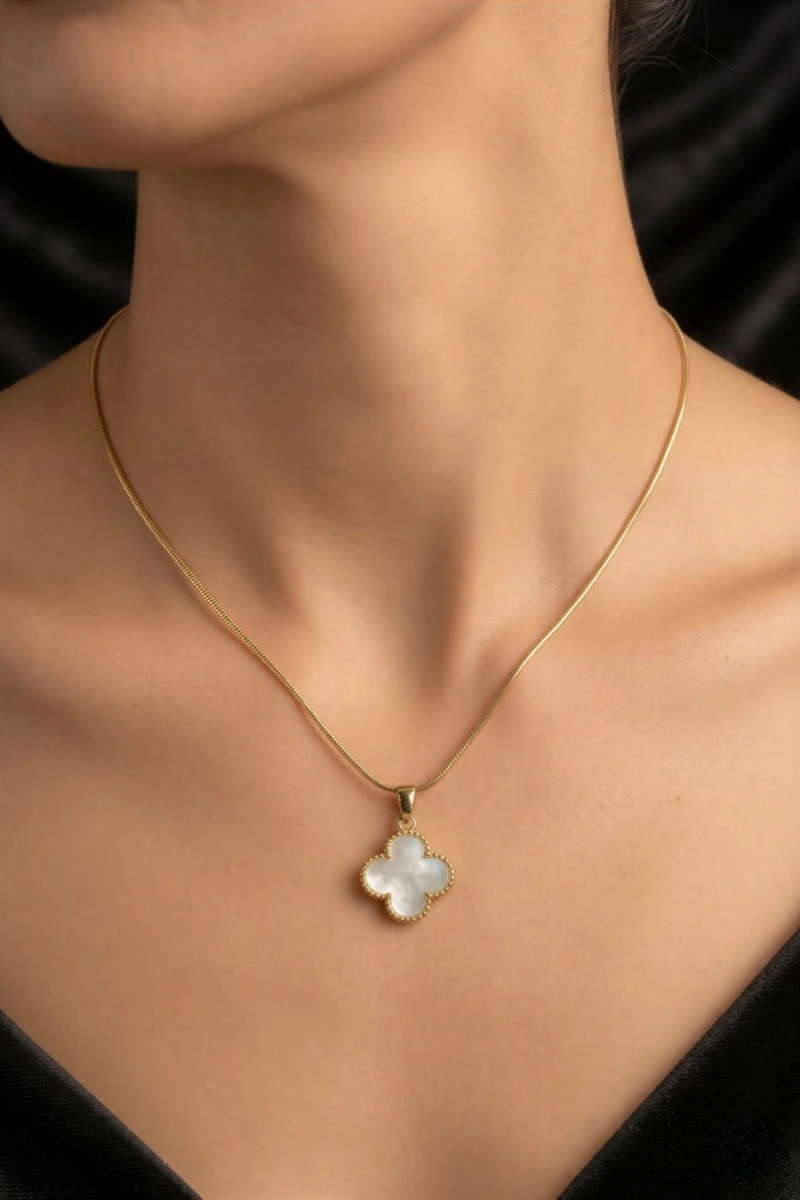 Sedef Detay Yonca Model Gold Altın Kaplama Kolye