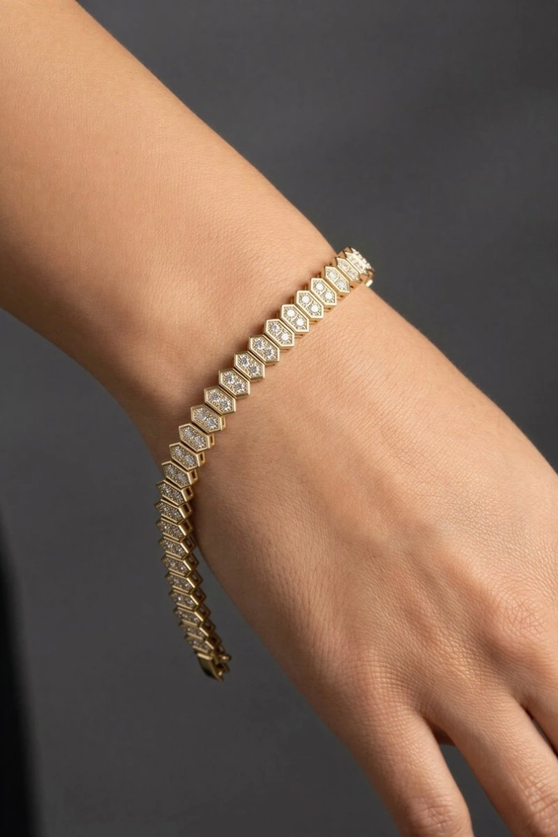 Altıgen Model Taş Detay Gold Altın Kaplama Bileklik