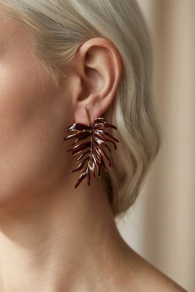 Bordo Yaprak Model Gold Altın Kaplama Küpe