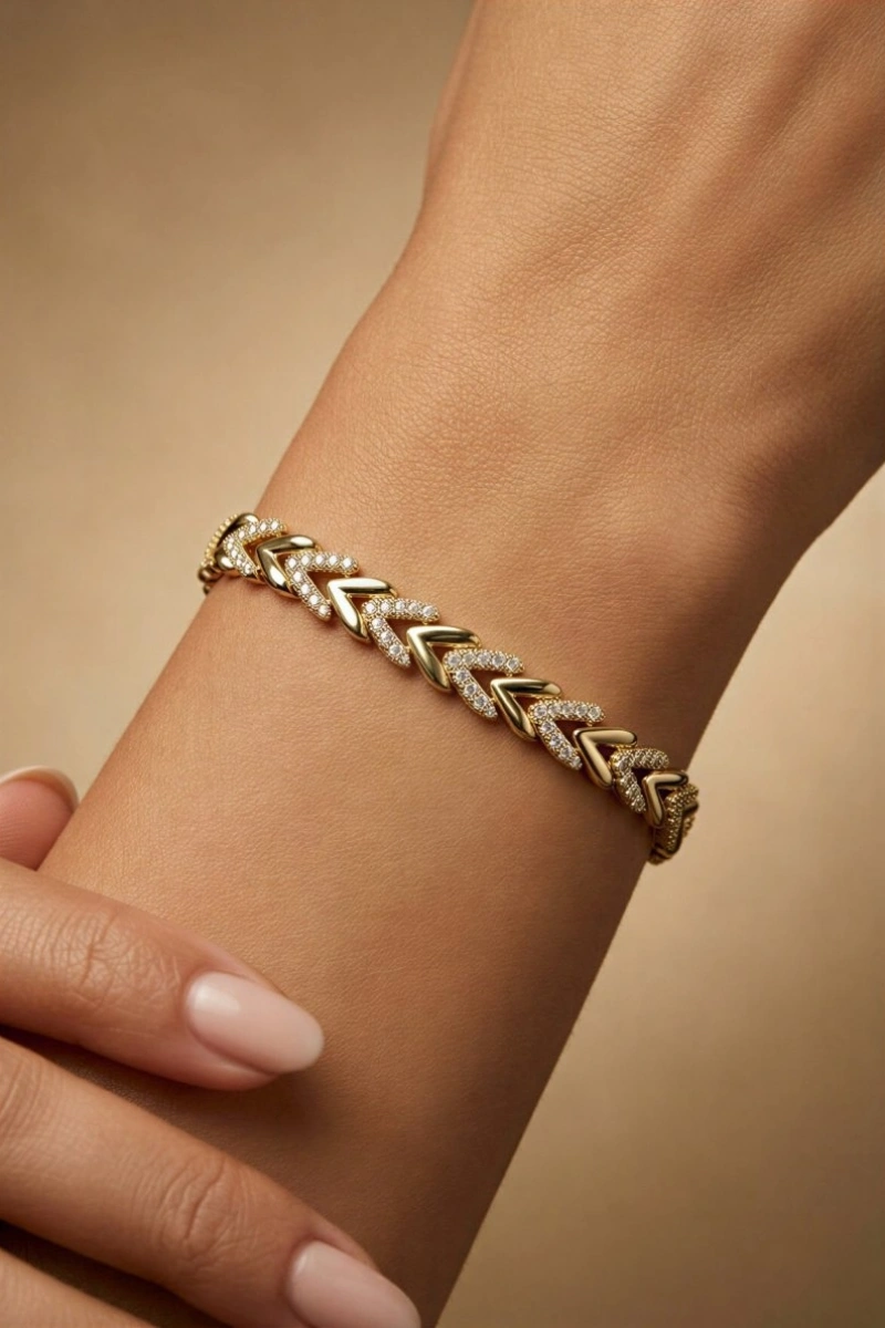 Taşlı Sıralı Üçgen Model Gold Altın Kaplama Bileklik