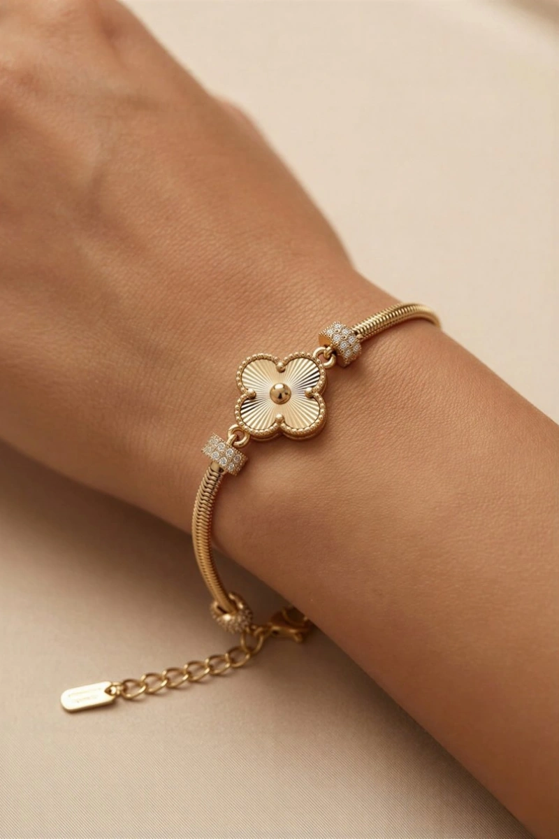 Boru Zincir Yonca Model Gold Altın Kaplama Bileklik