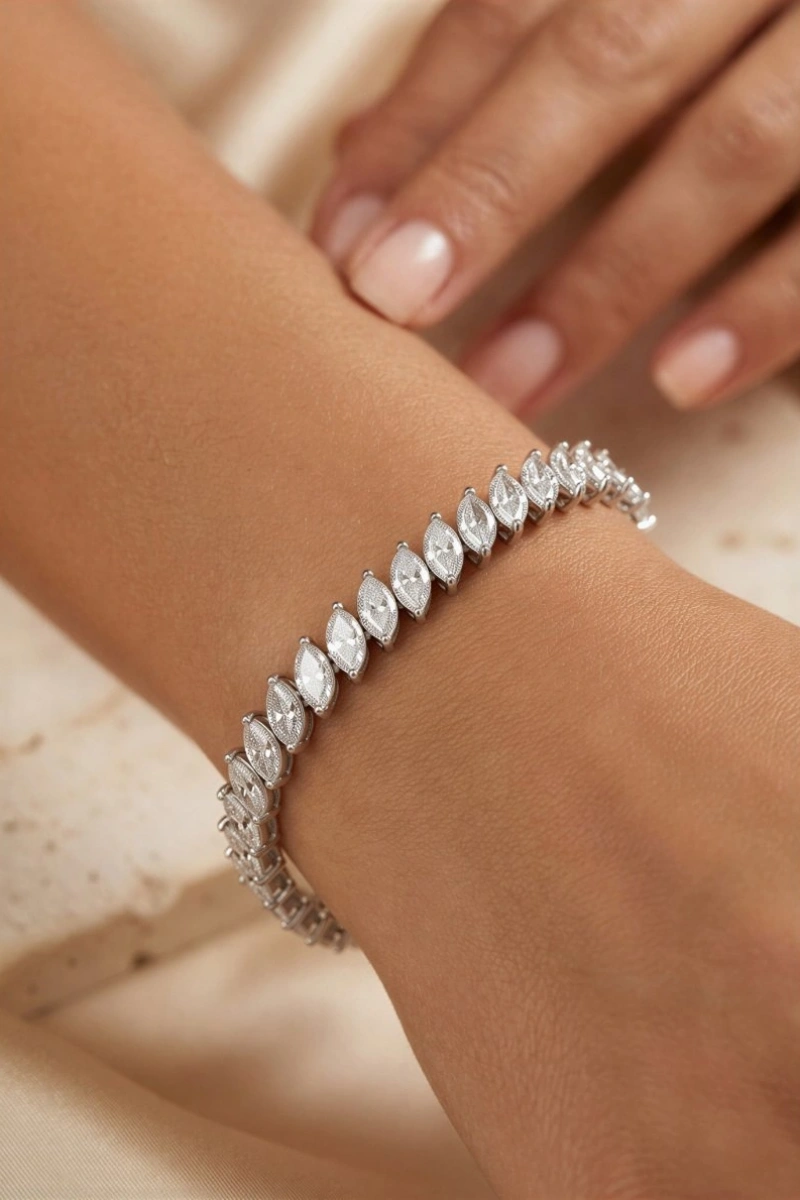 Damla Model Beyaz Altın Kaplama Bileklik