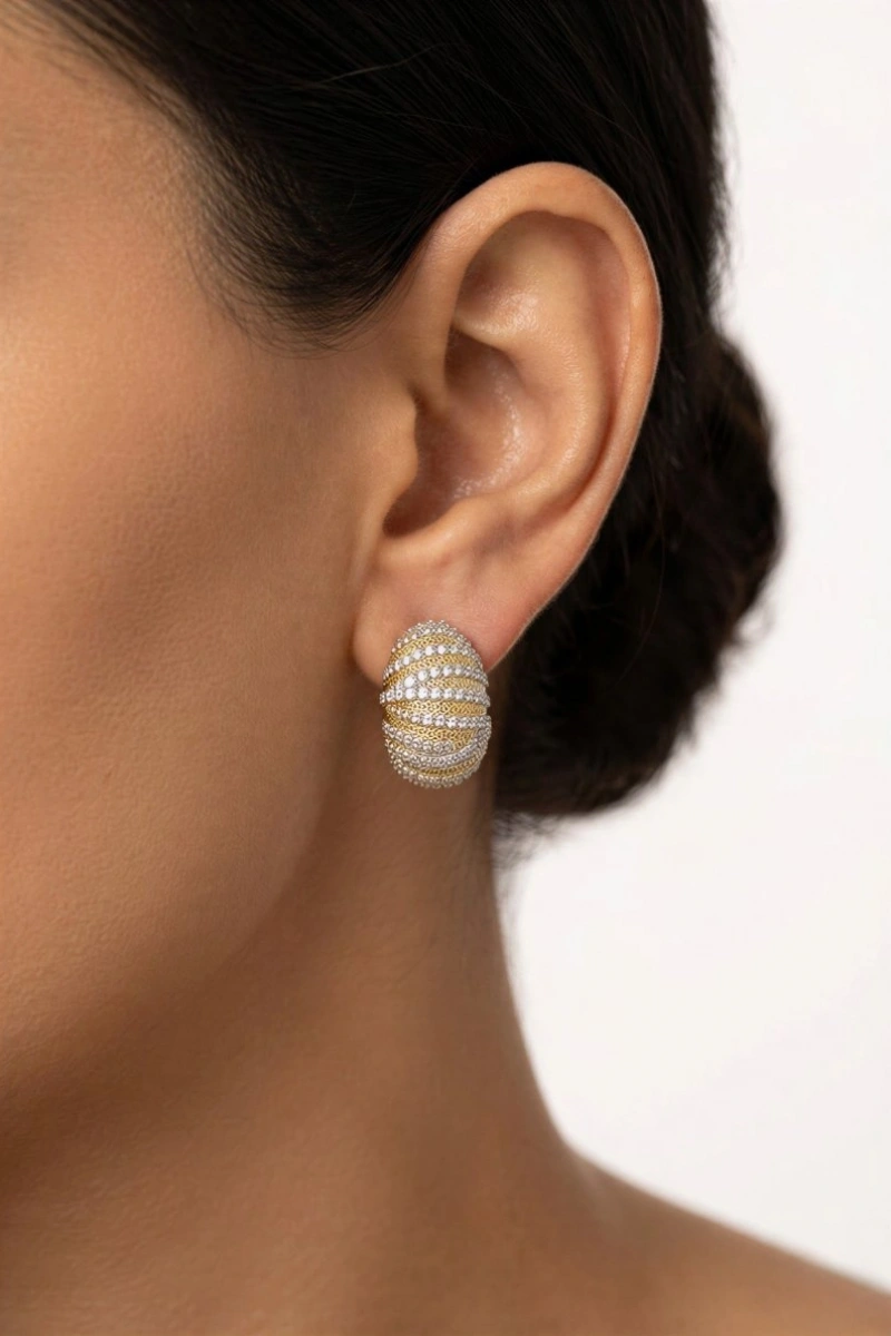 Taşlı Yarım Halka Model Gold Altın Kaplama Küpe