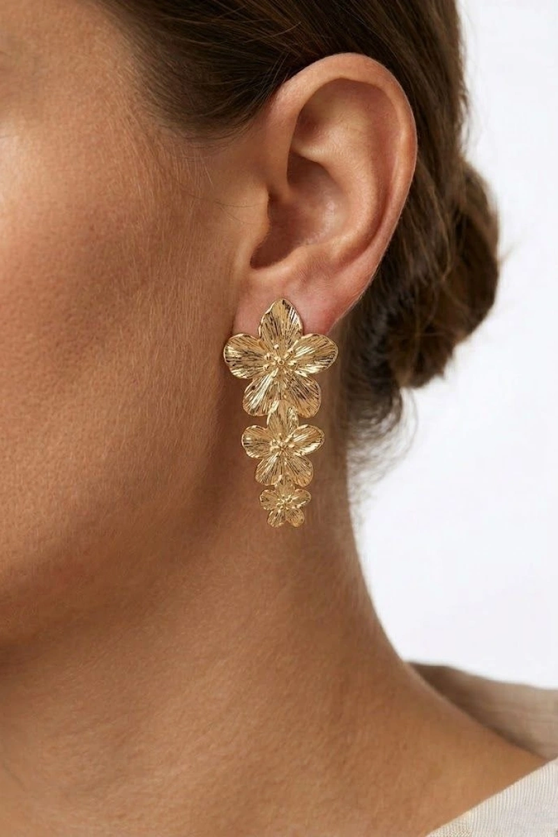 Üçlü Sıra Çiçek Model Gold Altın Kaplama Küpe