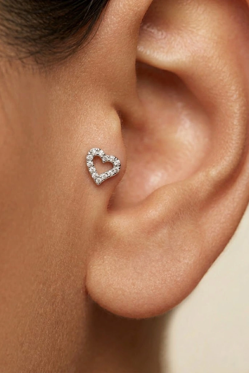 Kalp Model Beyaz Altın Kaplama Tragus Çelik Piercing