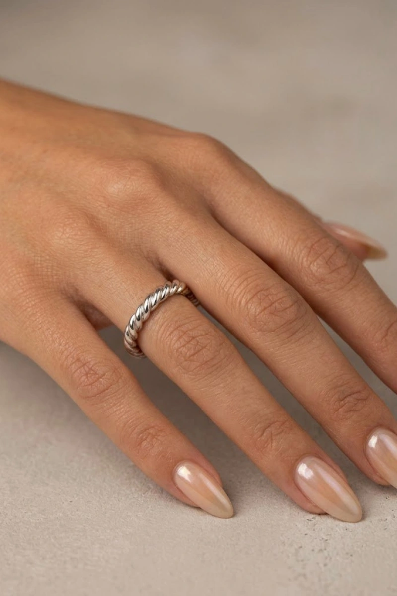 Burgu Model Beyaz Altın Kaplama Yüzük