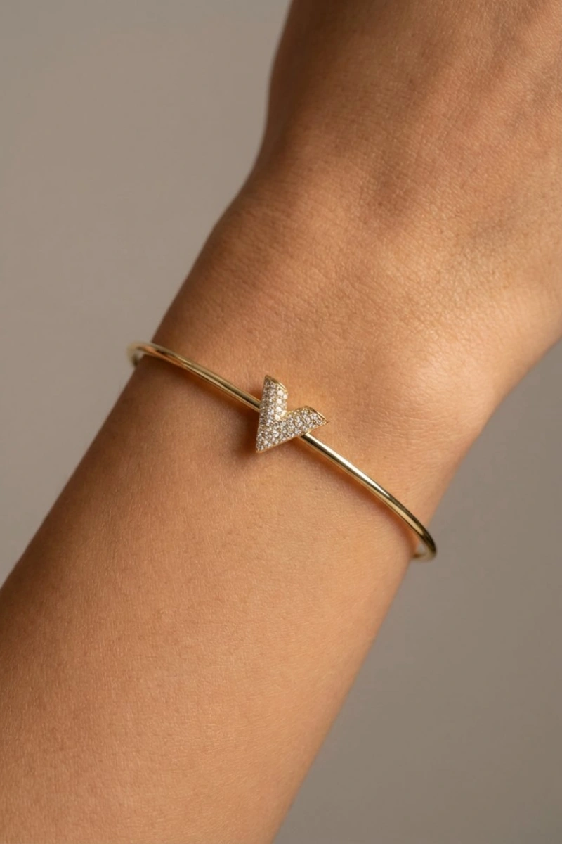 Yay Model V Taş Detay Gold Altın Kaplama Bileklik