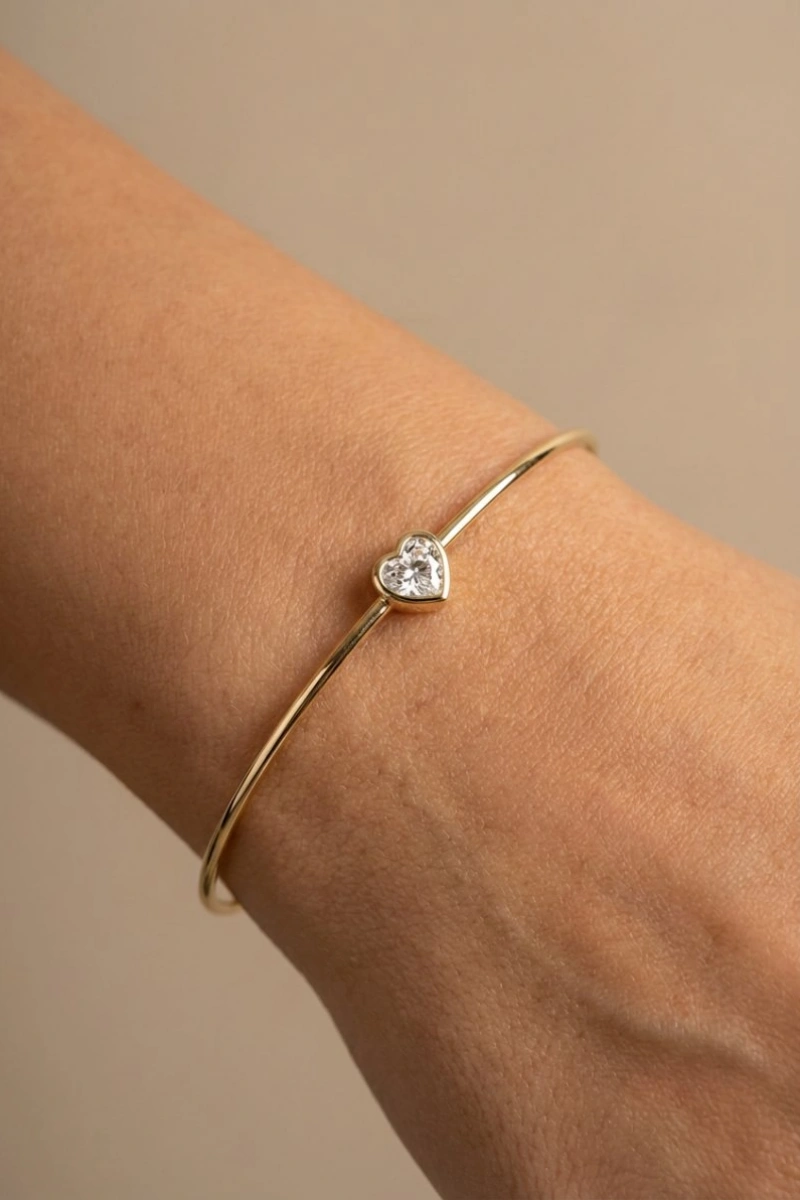 Yay Model Kalp Detay Gold Altın Kaplama Bileklik