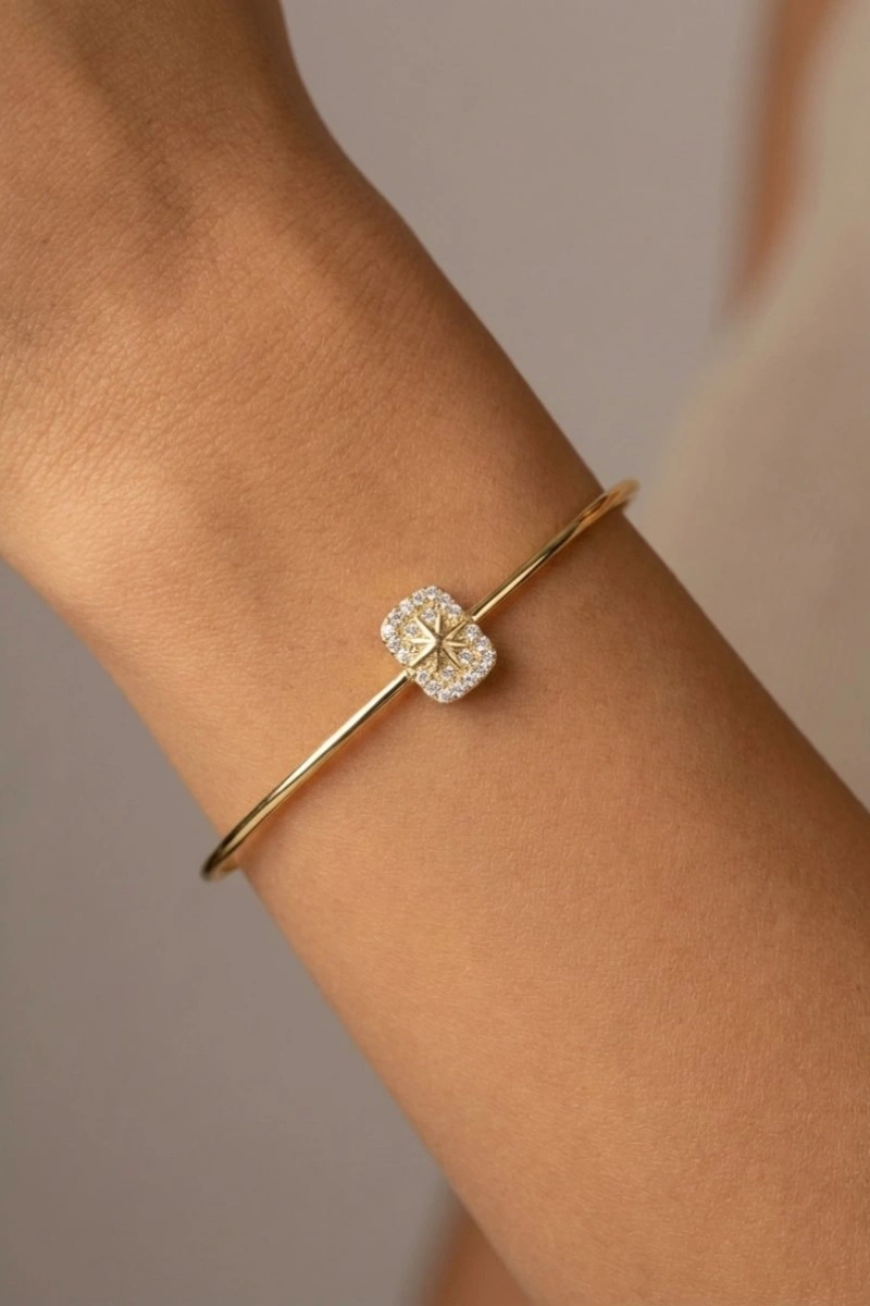 Yay Model Kuzey Yıldızı Detay Gold Altın Kaplama Bileklik