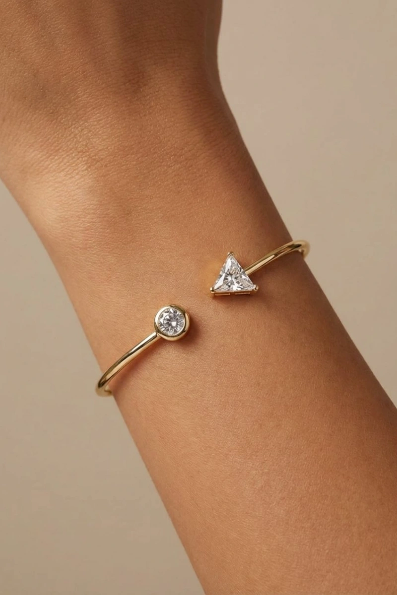 Yay Model Üçgen Detay Gold Altın Kaplama Bileklik