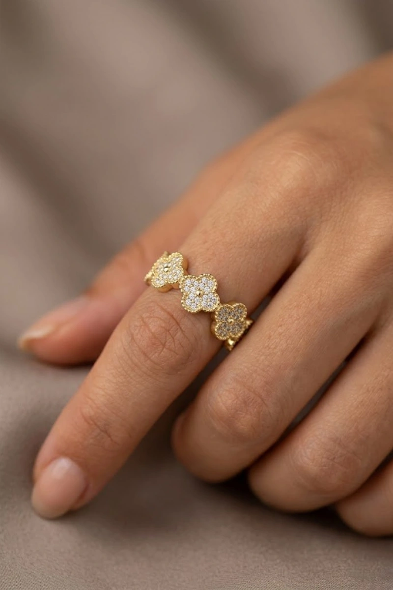 Taşlı Sıra Yonca Model Gold Altın Kaplama Ayarlanabilir Yüzük