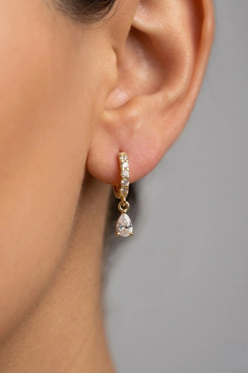 Sarkıt Damla Model Gold Altın Kaplama Küpe