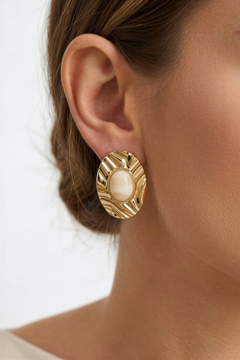 Sedef Oval Model Gold Altın Kaplama Küpe