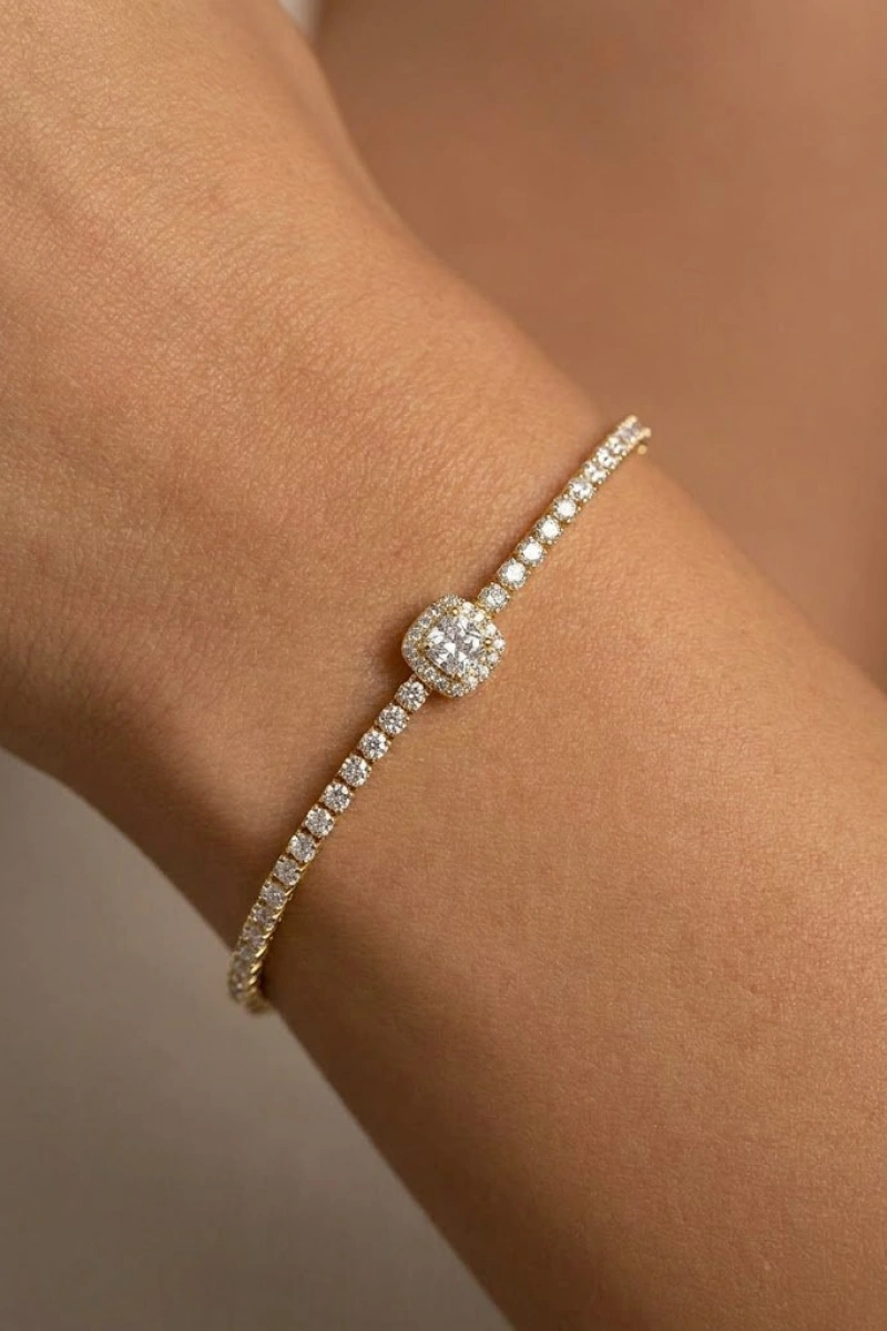 Taşlı Kare Model Gold Altın Kaplama Su Yolu Bileklik