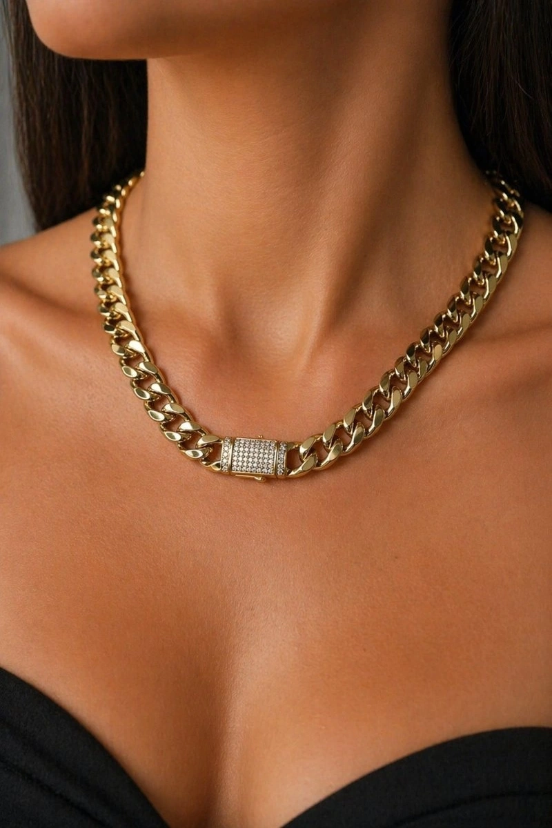 Kısa Kalın Model Gold Altın Kaplama Gurmet Kolye