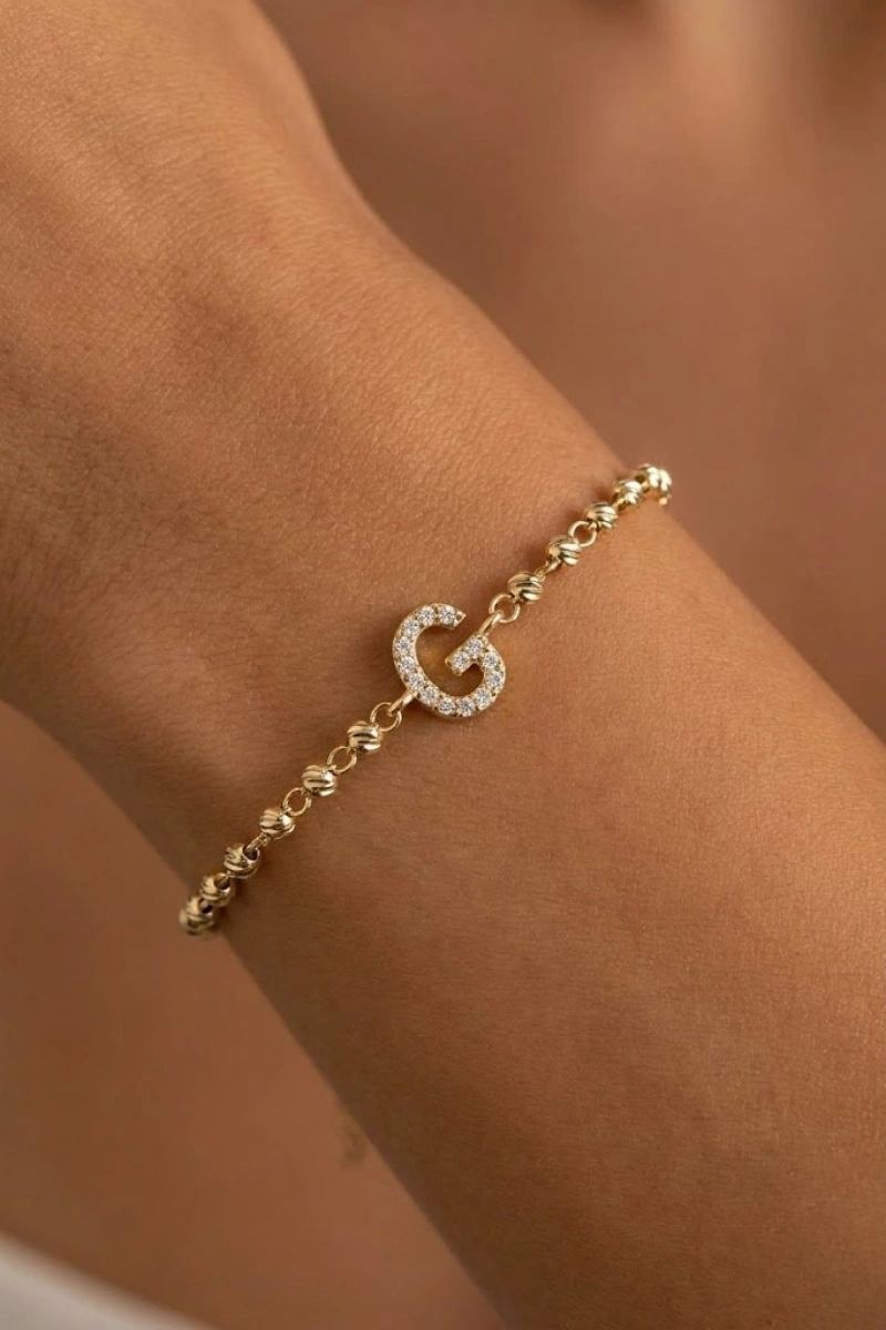 G Dorika Zincir Taşlı Harf Model Gold Altın Kaplama Bileklik