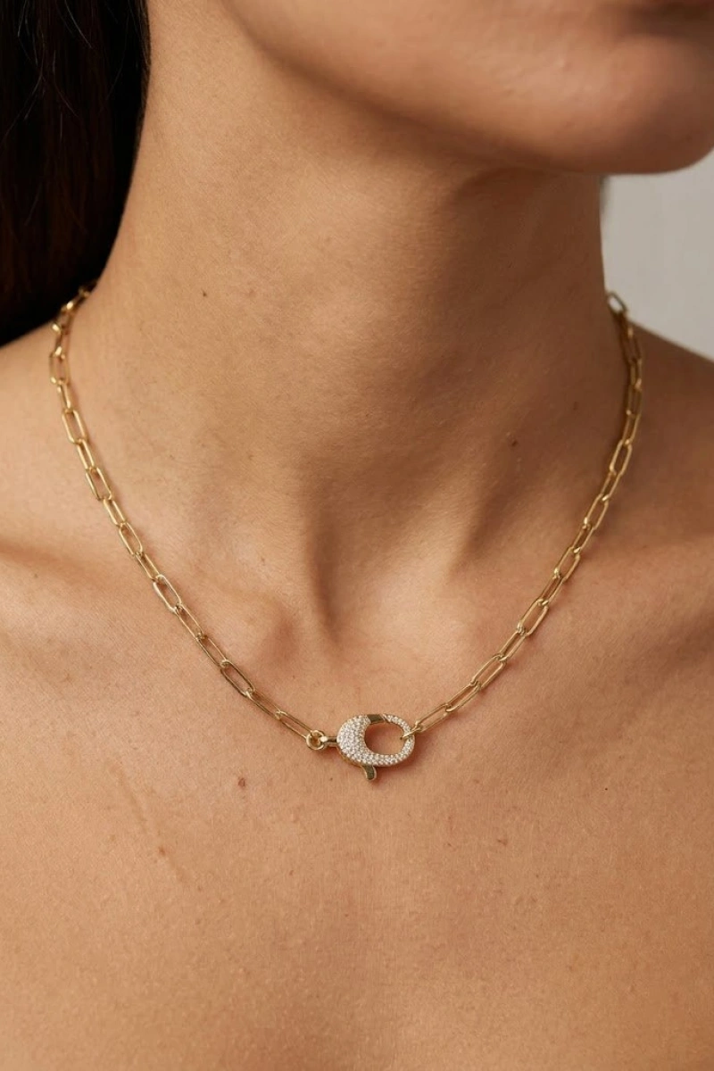 Oval Detay Kilit Model Gold Altın Kaplama Kolye