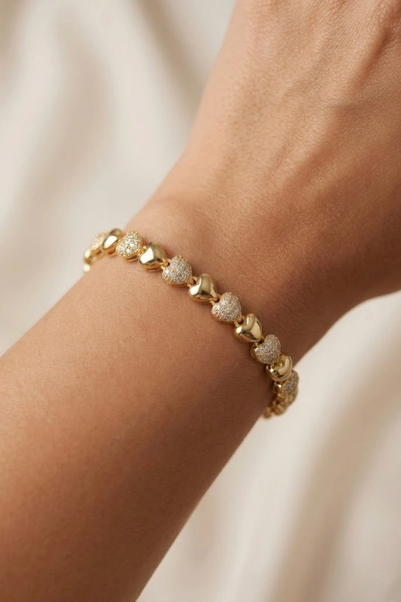 Taşlı Sıralı Kalp Model Gold Altın Kaplama Bileklik