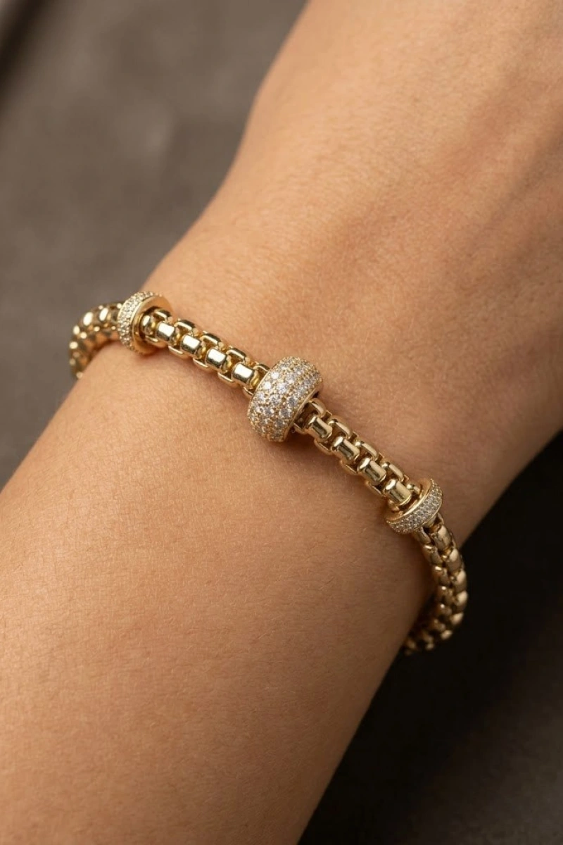 Horus Model Taşlı Halka Detay Gold Altın Kaplama Bileklik