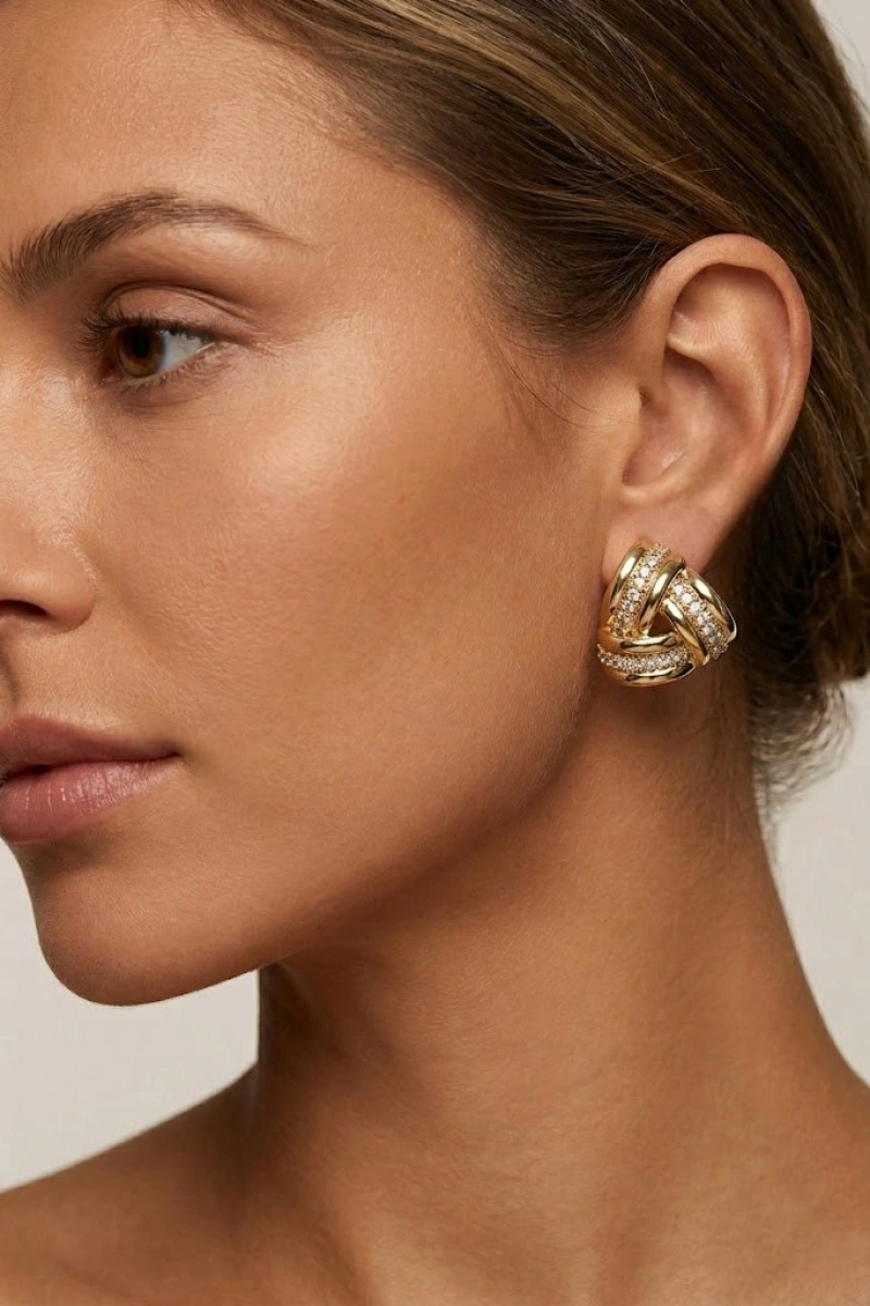 Üçgen Model Gold Altın Kaplama Küpe