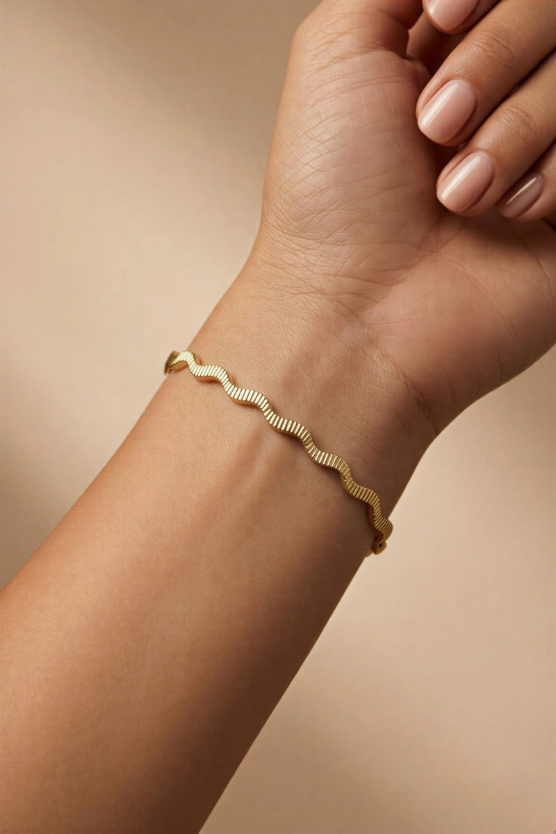 Sarmal Model Çizgi Detay Gold Altın Kaplama Bileklik