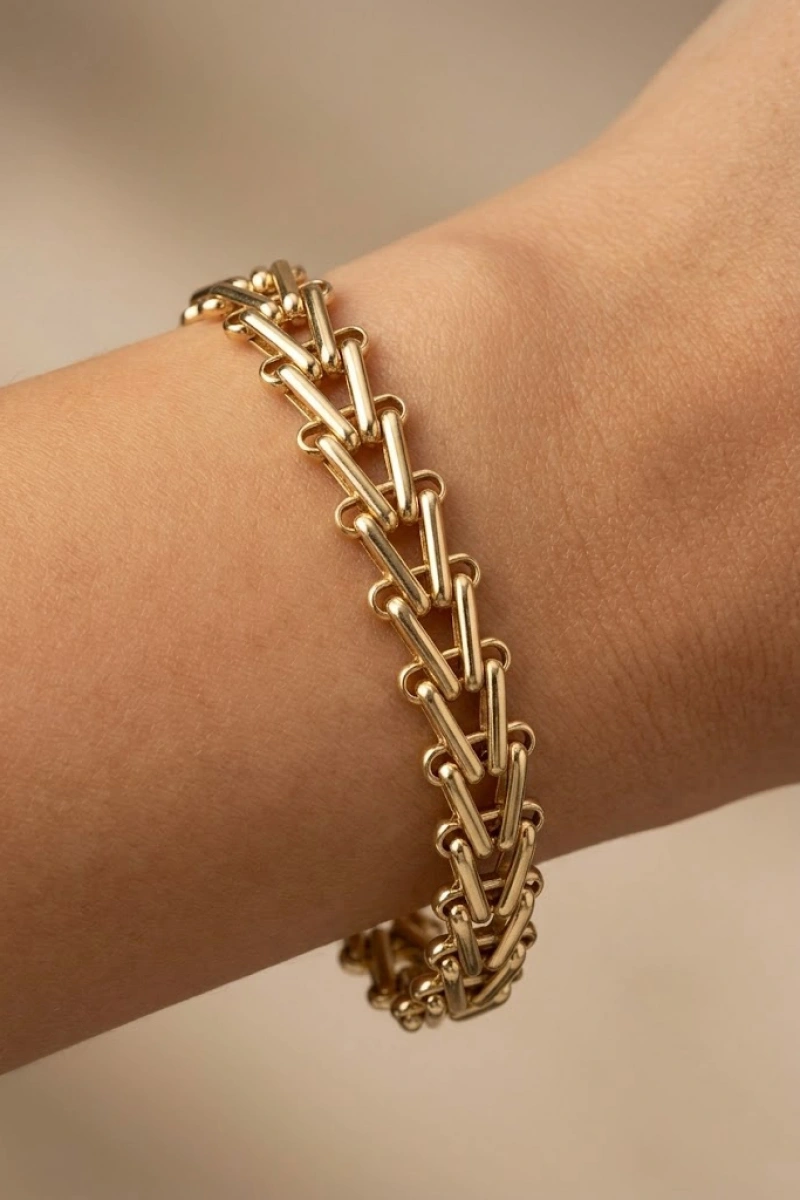 Geçme Üçgen Model Gold Altın Kaplama Çelik Bileklik