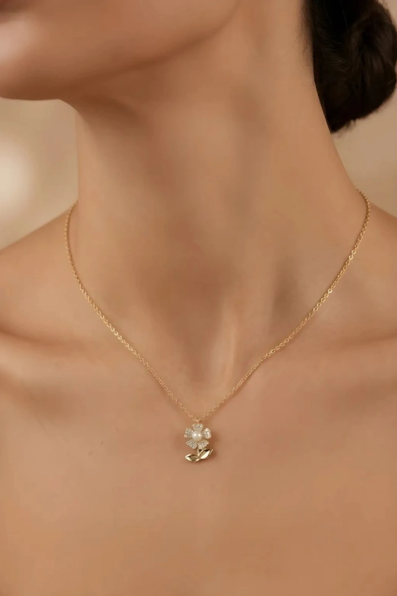 Çiçek Model Gold Altın Kaplama İnce Kolye