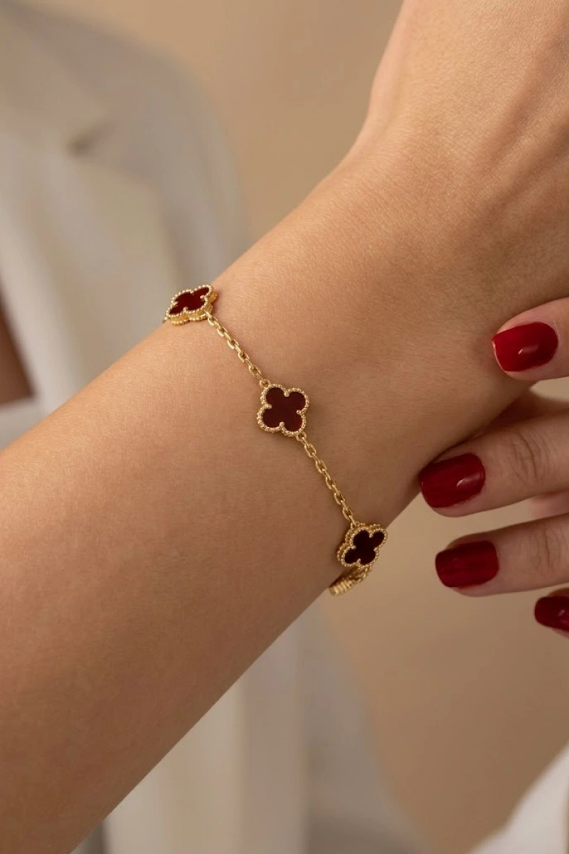 Bordo Desenli Yonca Detay Gold Altın Kaplama Çelik Bileklik