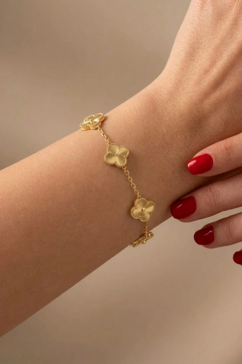 Çizgili Yonca Model Gold Altın Kaplama Çelik Bileklik