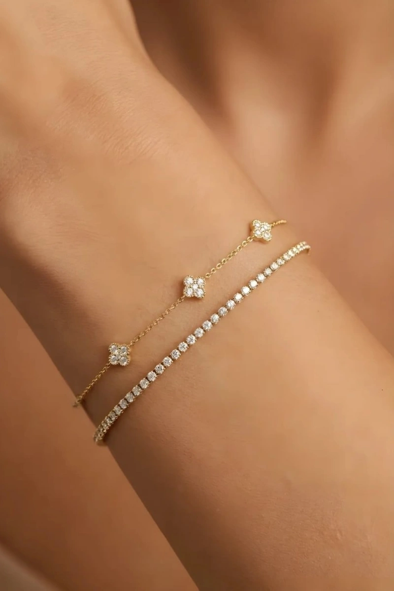 Çift Zincir Taşlı Yonca Model Gold Altın Kaplama Bileklik