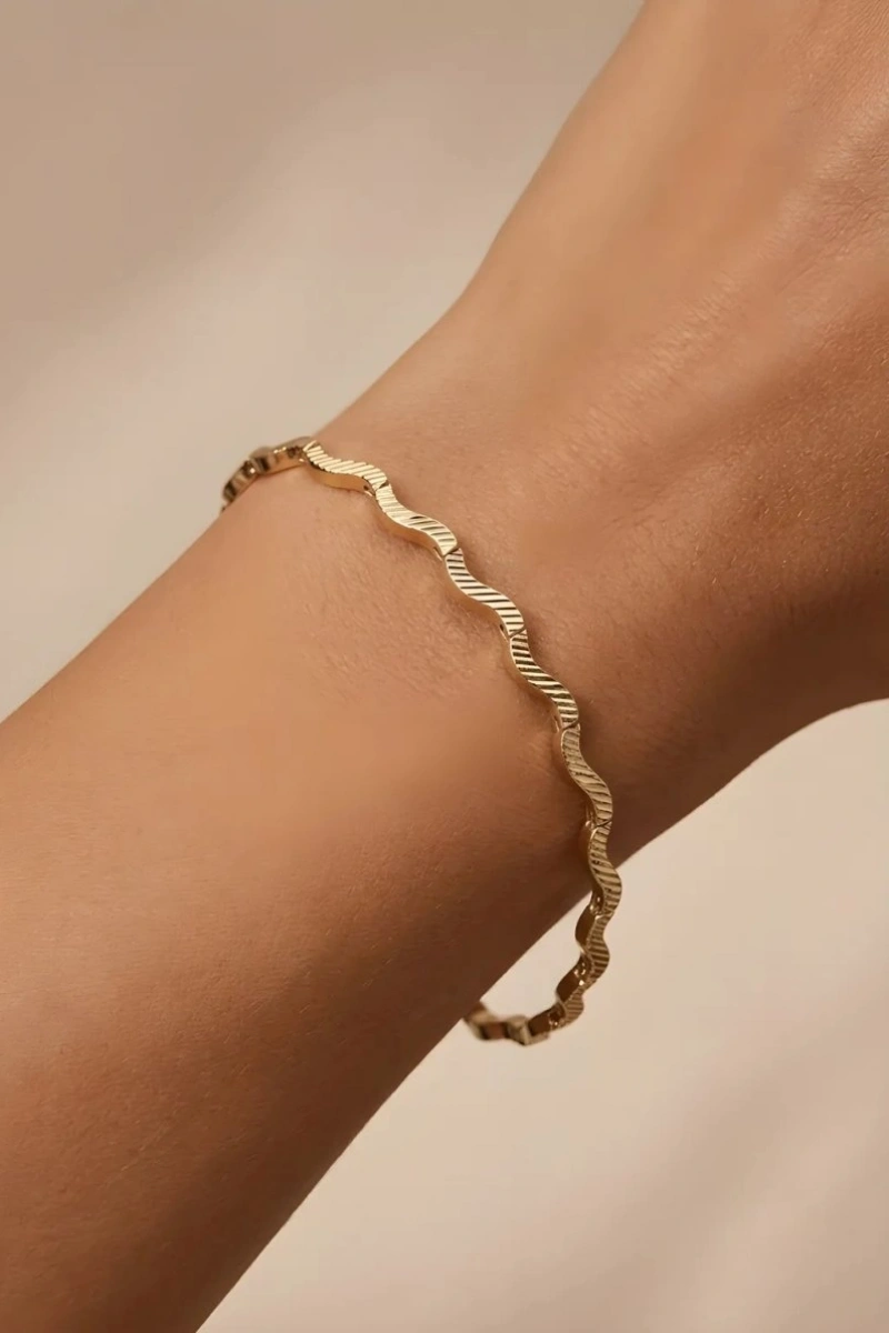 Sarmal Model Çizgi Detay Gold Altın Kaplama Bileklik