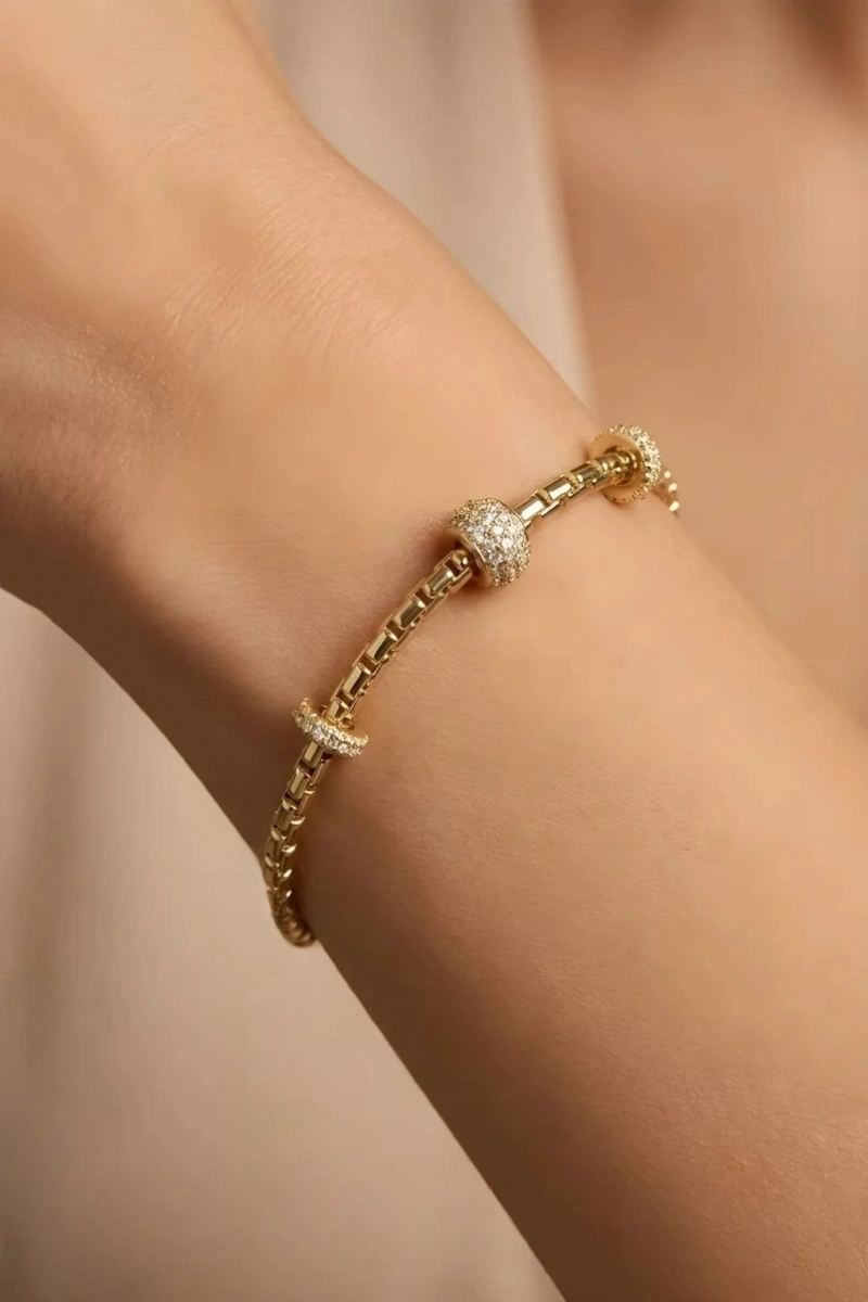 Horus Zincir Taşlı Halka Detay Gold Altın Kaplama Bileklik