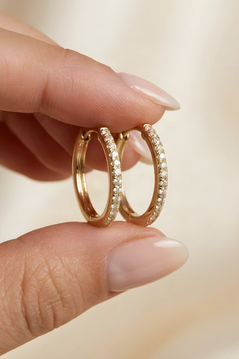 Taşlı Büyük Model Gold Altın Kaplama Küpe