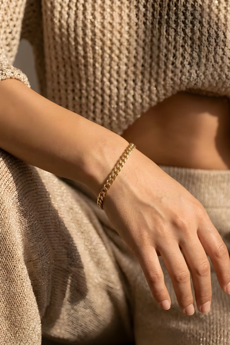 İnce Ezik Bağlı Model Gold Altın Kaplama Bileklik